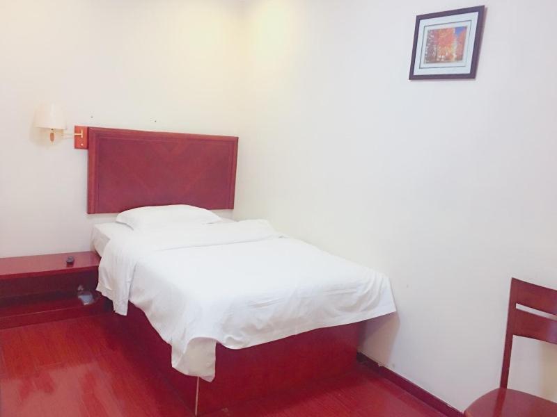 Greentree Inn Shanghai Pudong Airport Wild Animal Park Express Hotel Nanhui Bagian luar foto