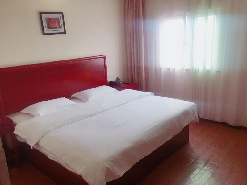 Greentree Inn Shanghai Pudong Airport Wild Animal Park Express Hotel Nanhui Bagian luar foto