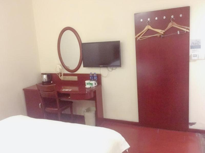 Greentree Inn Shanghai Pudong Airport Wild Animal Park Express Hotel Nanhui Bagian luar foto