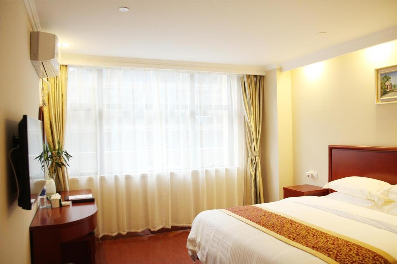 Greentree Inn Shanghai Pudong Airport Wild Animal Park Express Hotel Nanhui Bagian luar foto