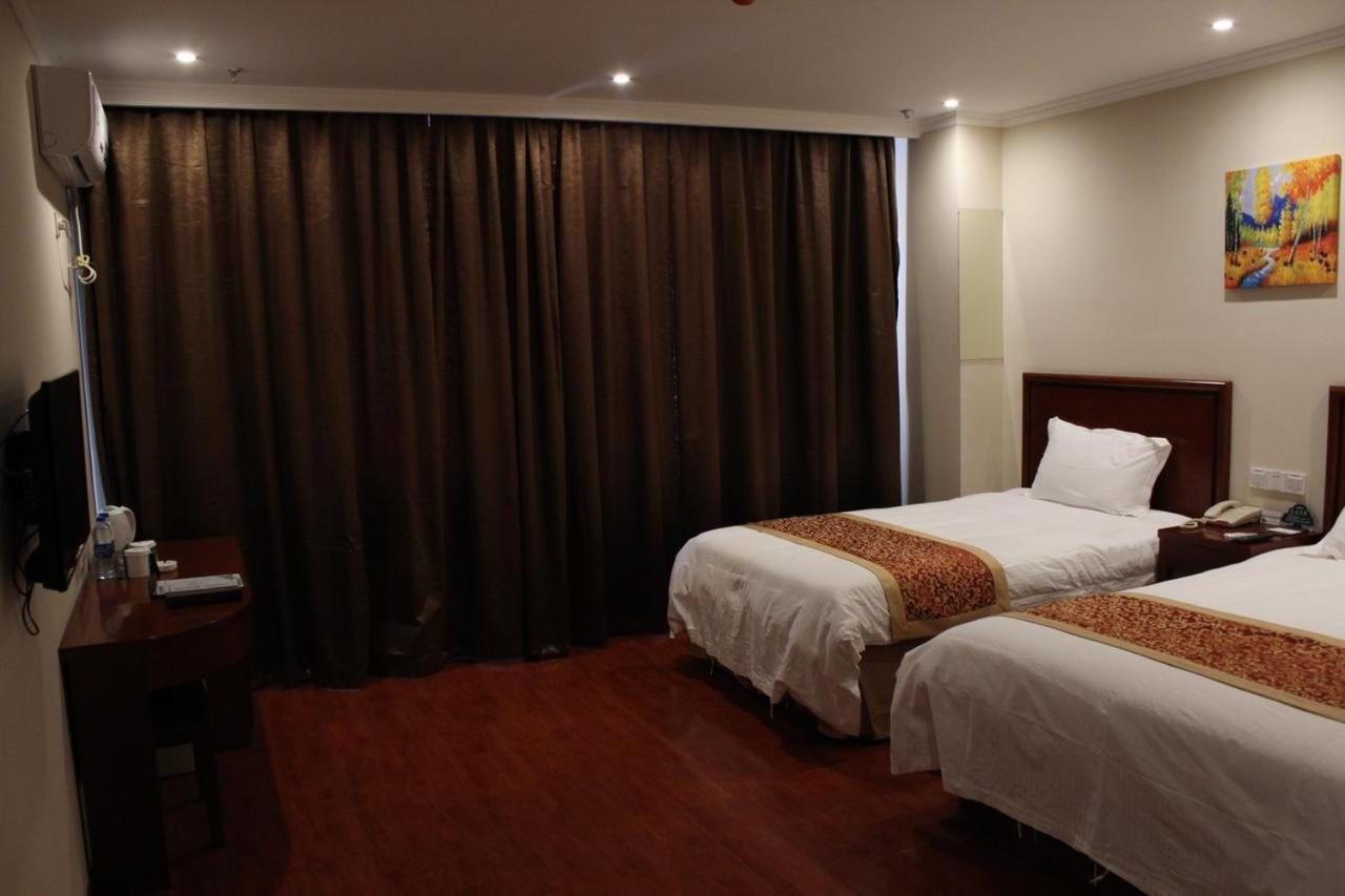 Greentree Inn Shanghai Pudong Airport Wild Animal Park Express Hotel Nanhui Bagian luar foto